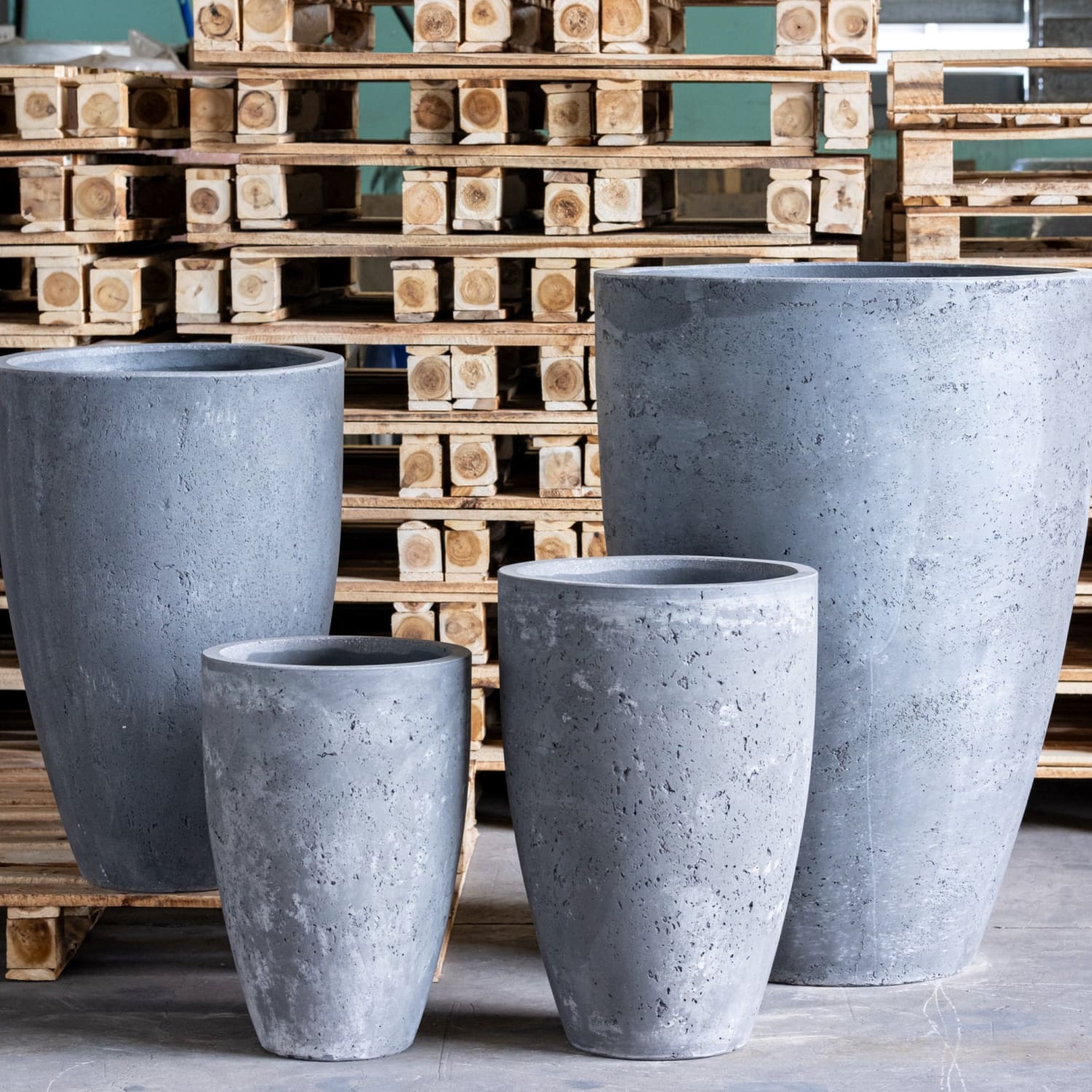 Vessara | Onyx Dusk – 75cm Extra Large Concrete Tall Vase Planter – 61L Round Plant Pot