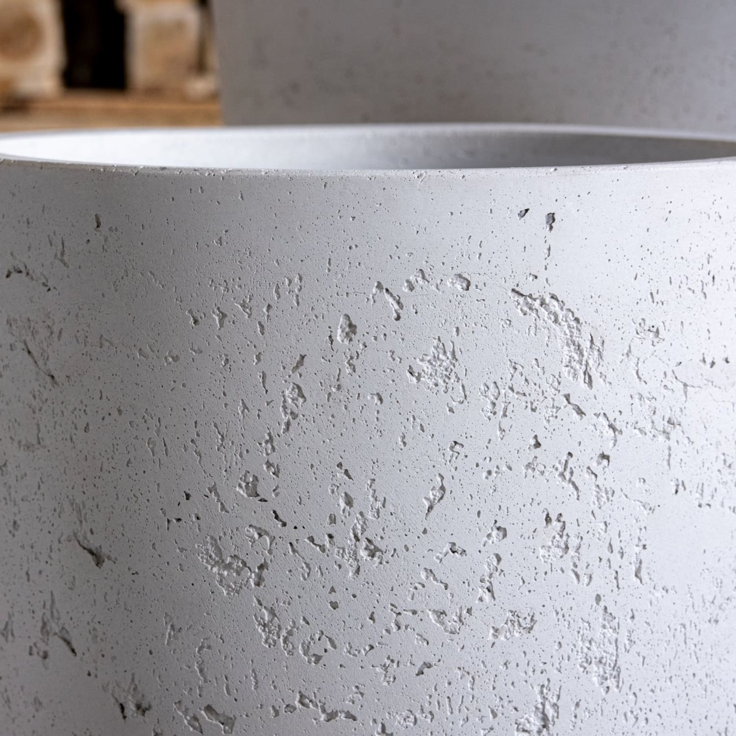 Vessara | White Mist – 55cm Extra Large Concrete Vase Planter – 38L Tall Plant Pot
